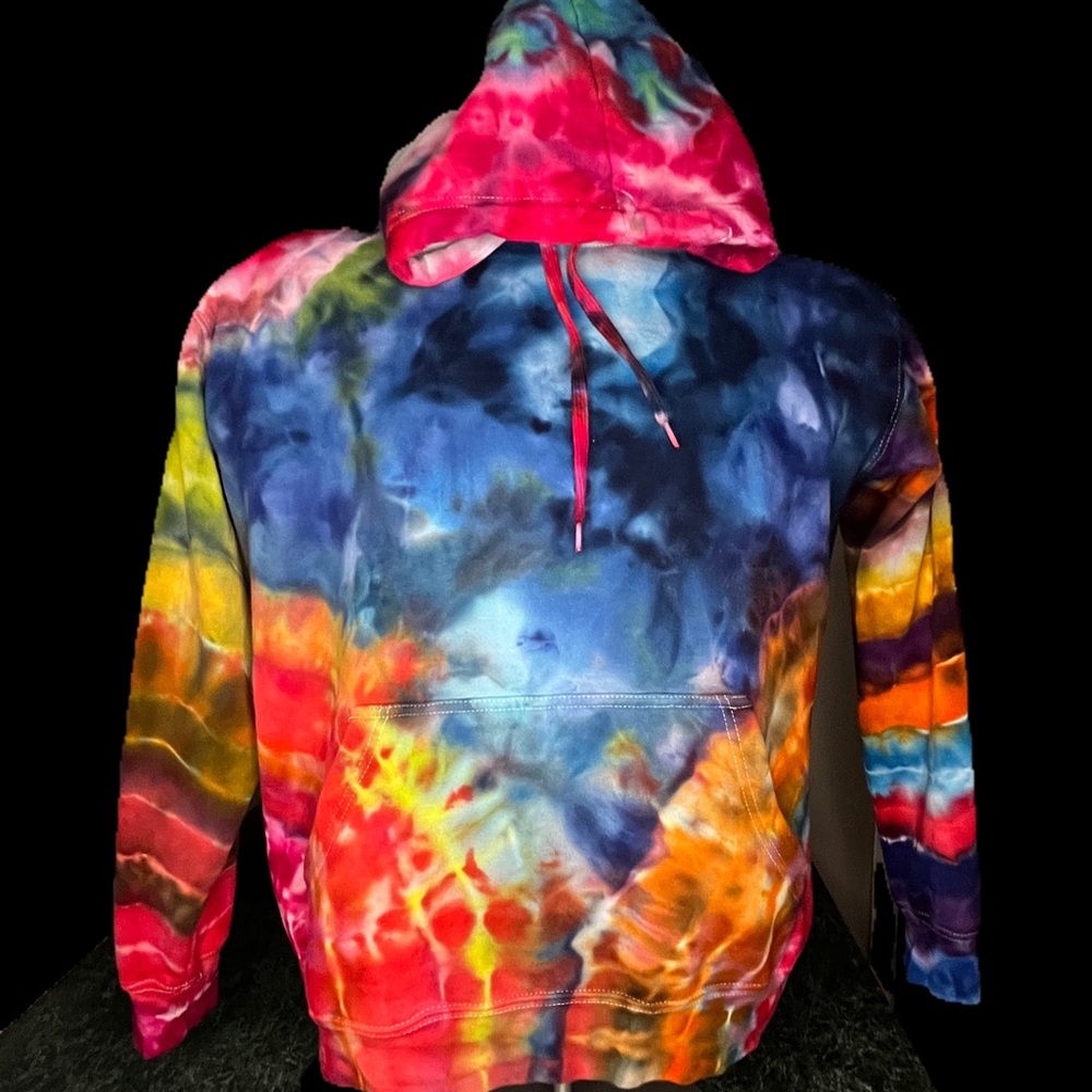 Mens X-Large the-dyed hoodie.